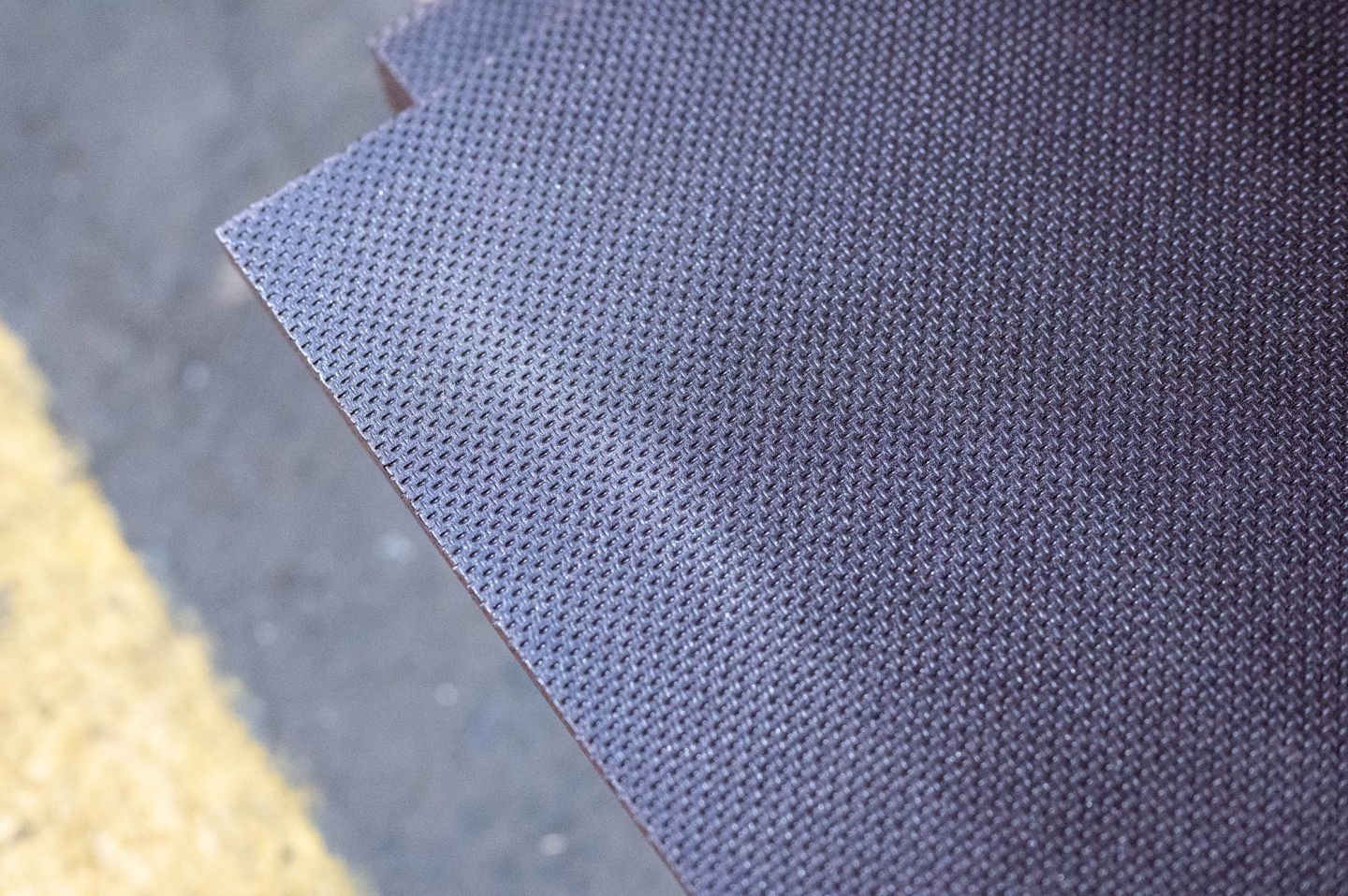 Фанера ФОФ сетчатая 6мм 3000х1500 мм сорт 3/3 березовая