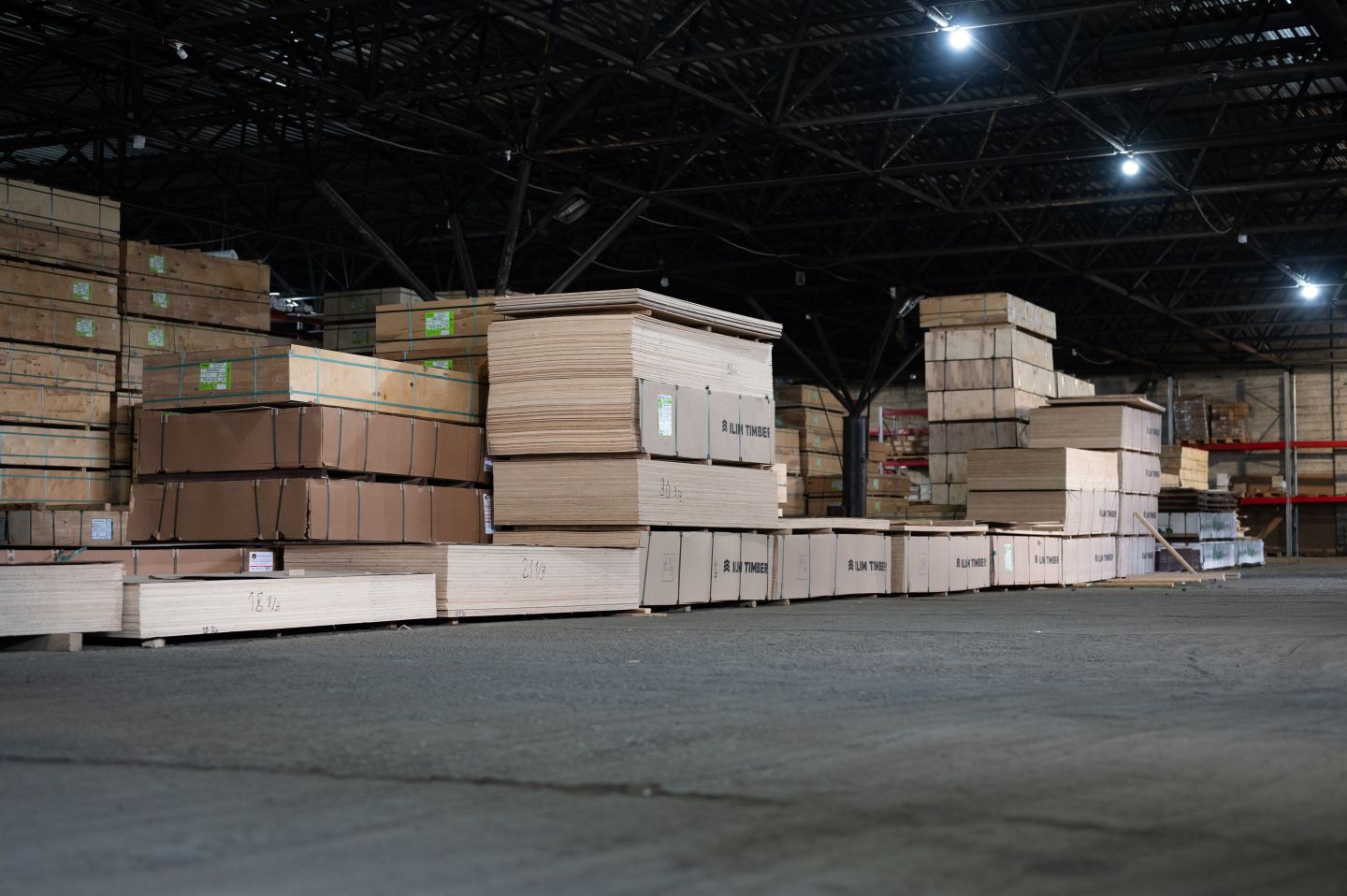 Фанера ФСФ 18 мм 2440х1220 мм сорт 1/2 шлифованная хвойная влагостойкая Larch Лиственница