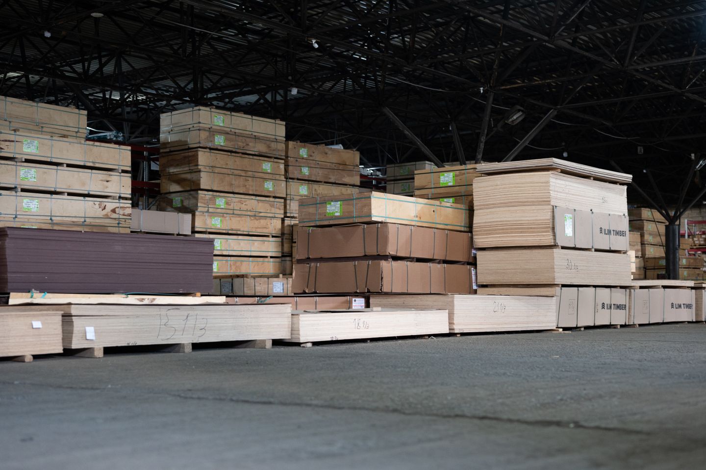 Фанера ФСФ 27 мм 2440х1220 мм сорт 2/3 шлифованная хвойная влагостойкая Larch Лиственница