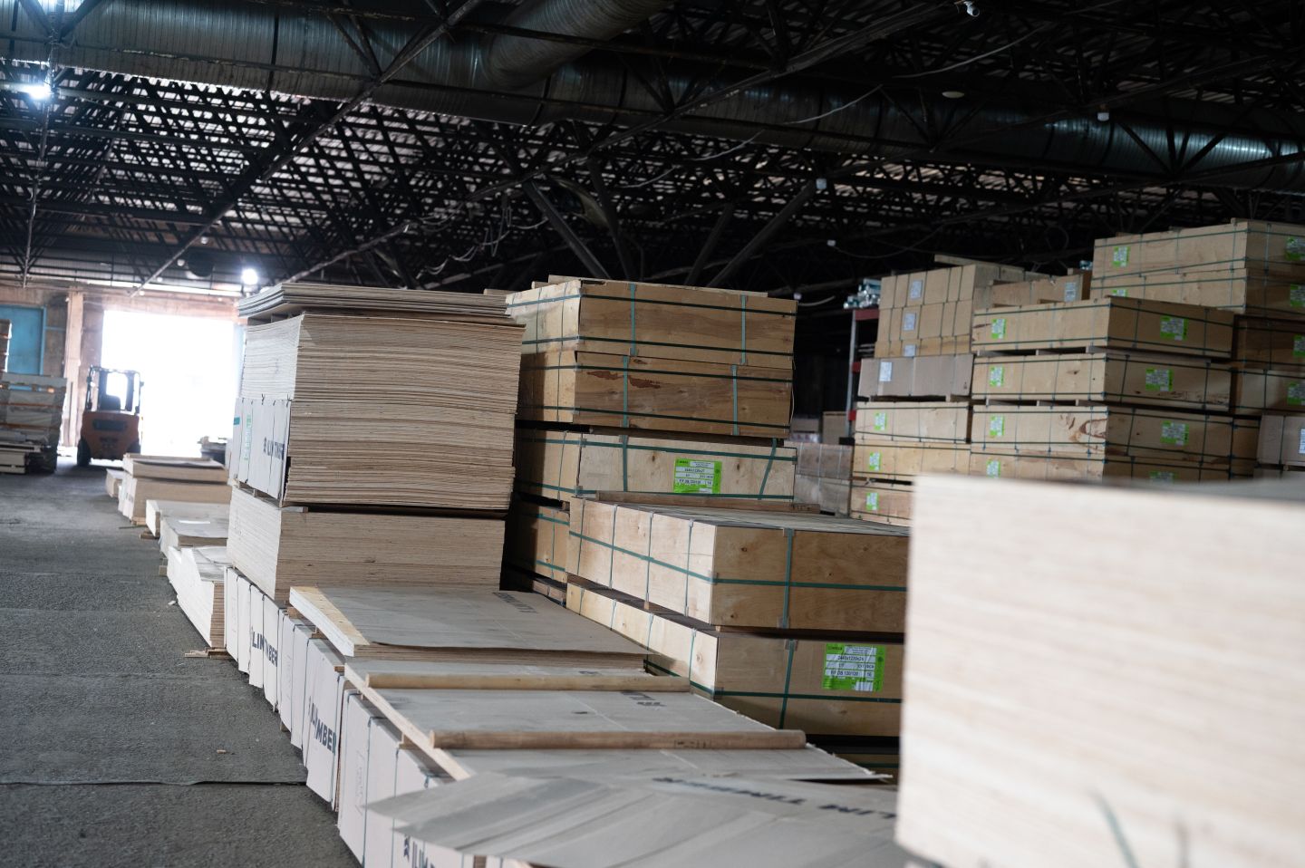 Фанера ФСФ 18 мм 2440х1220 мм сорт 2/3 шлифованная хвойная влагостойкая Larch Лиственница