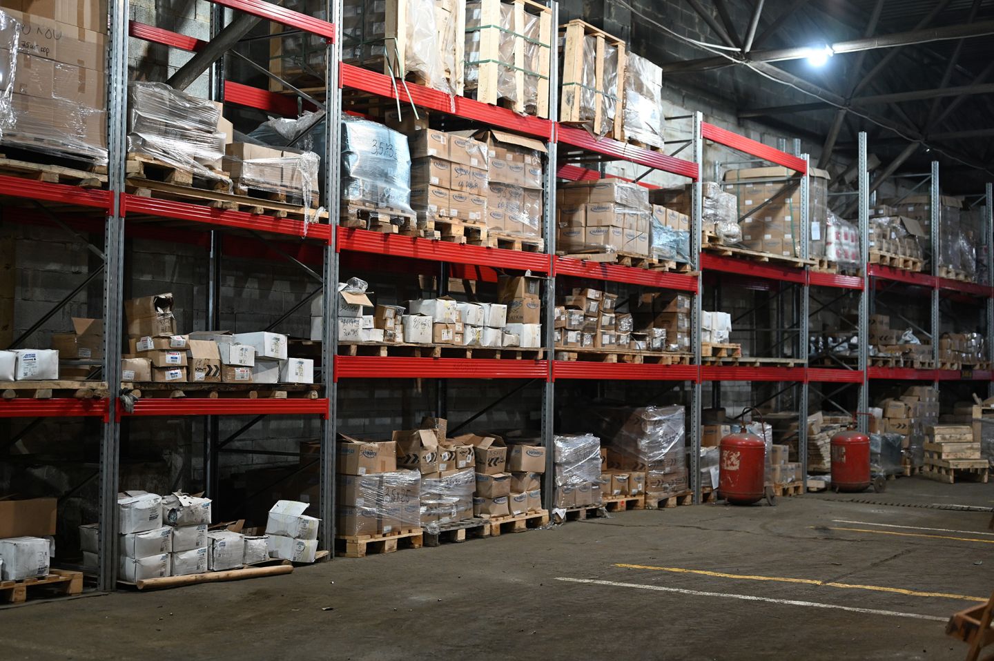 Саморез универсальный 3,5х16 мм белый цинк