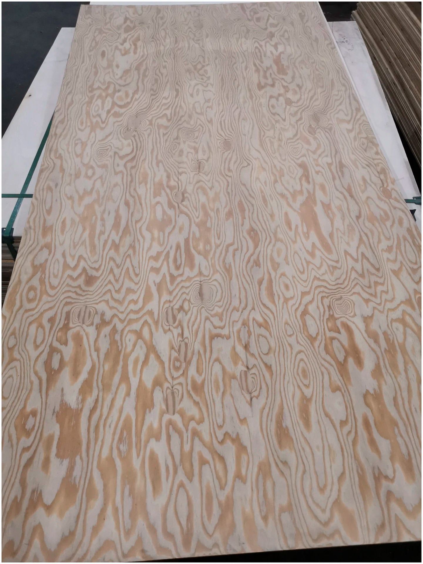 Фанера ФСФ 15мм 2440х1220 мм сорт 1/3 шлифованная хвойная влагостойкая  Лиственница